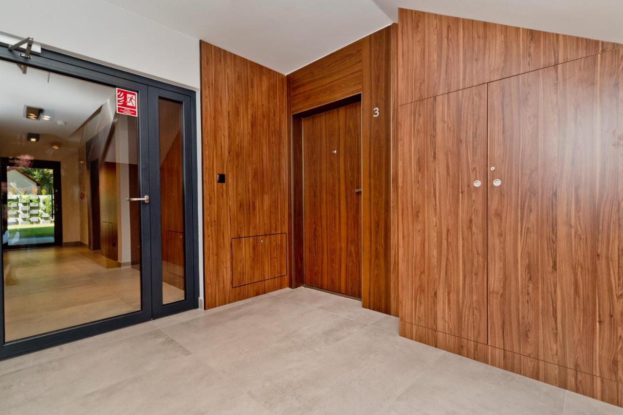 Blueapart Apartland Residence ยาสตาร์เนีย ภายนอก รูปภาพ